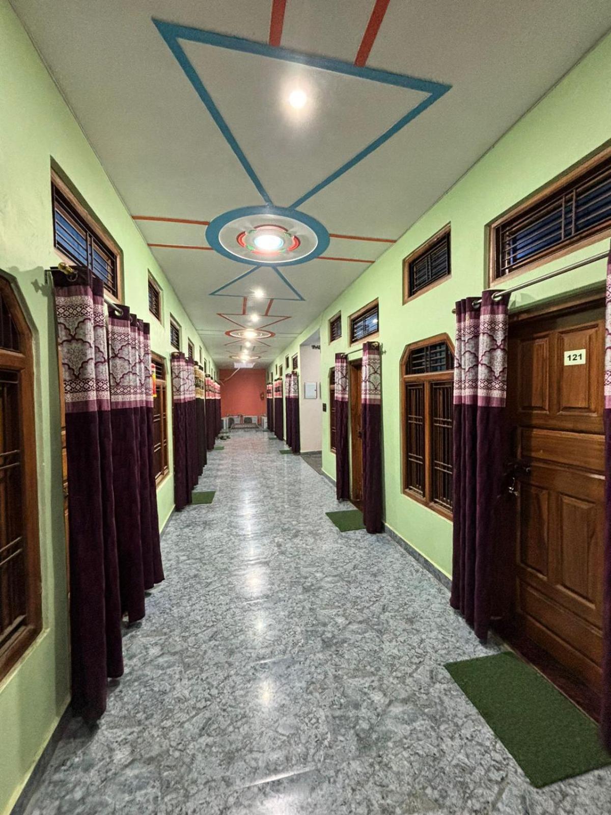 Chandrika Palace 500 Meter From Ayodhya Railway And Ram Mandir Exteriér fotografie